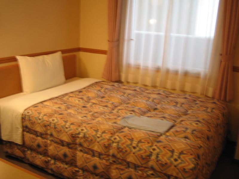 Toyoko Inn Kobe Sannomiya No.2 Exterior photo